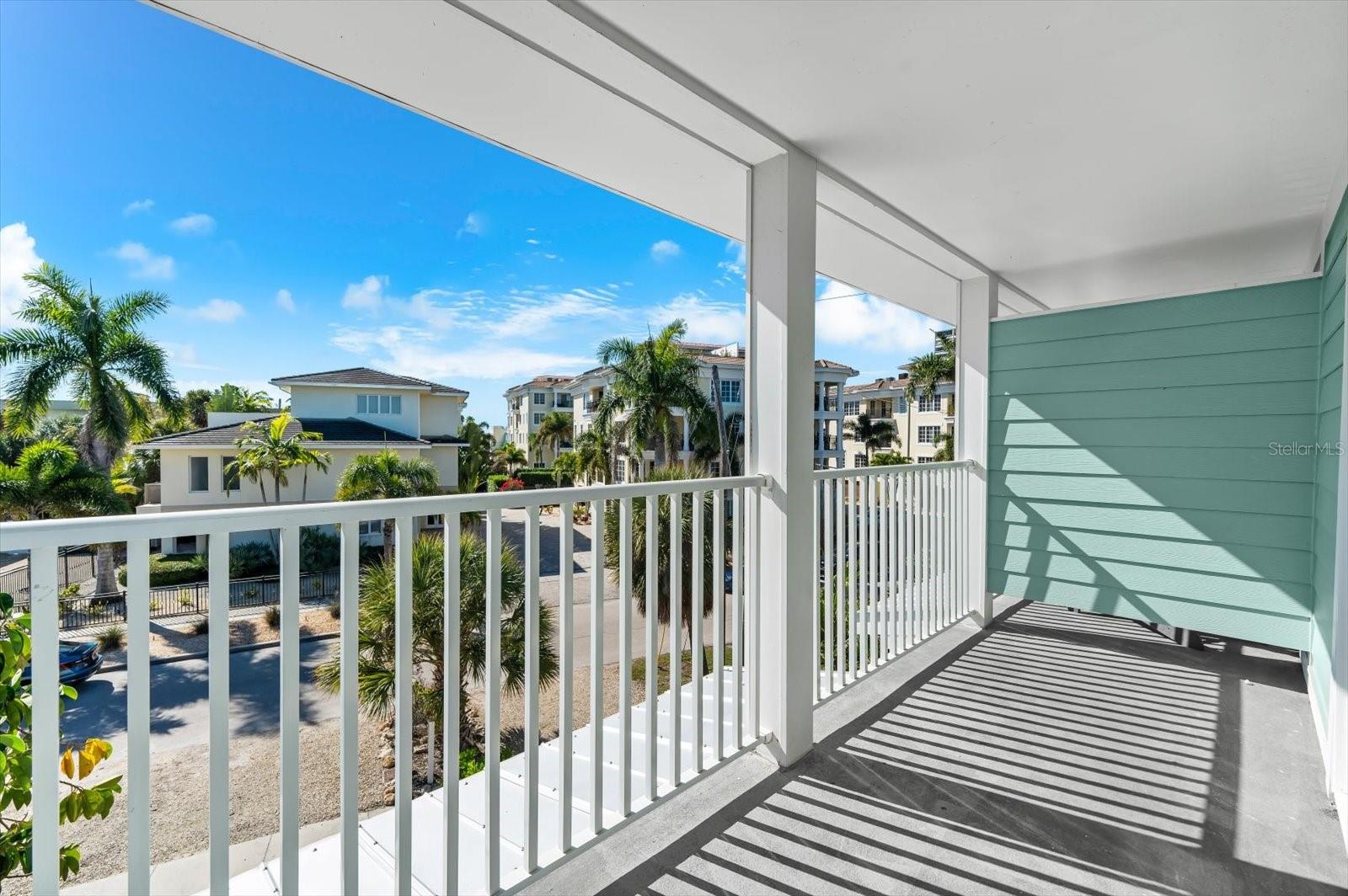 Image 18 of 72 For 355 Calle Miramar