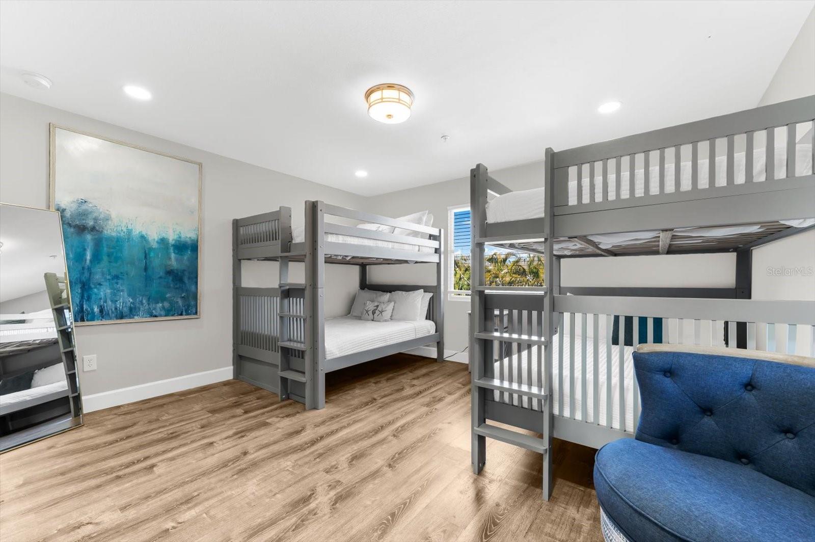 Image 20 of 72 For 355 Calle Miramar