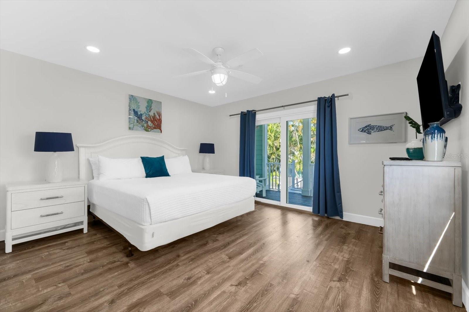 Image 22 of 72 For 355 Calle Miramar