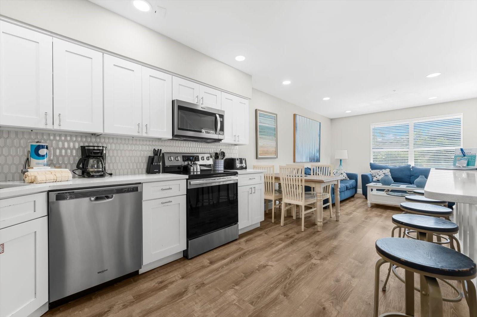 Image 33 of 72 For 355 Calle Miramar