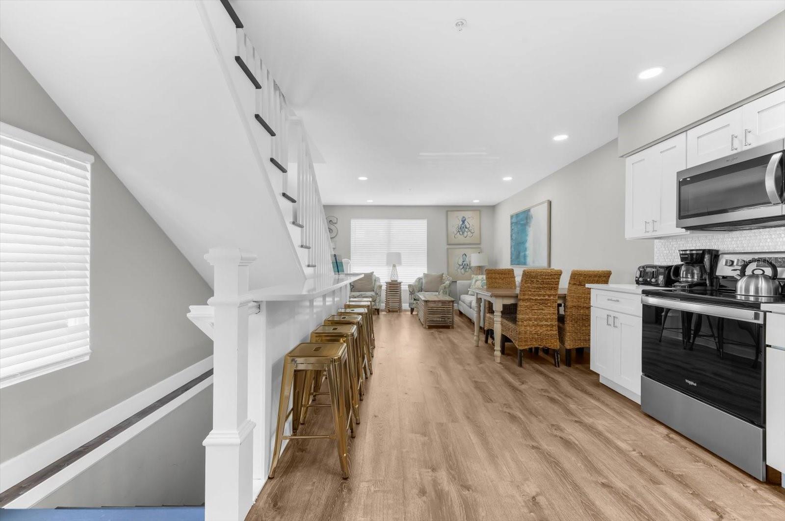 Image 5 of 72 For 355 Calle Miramar