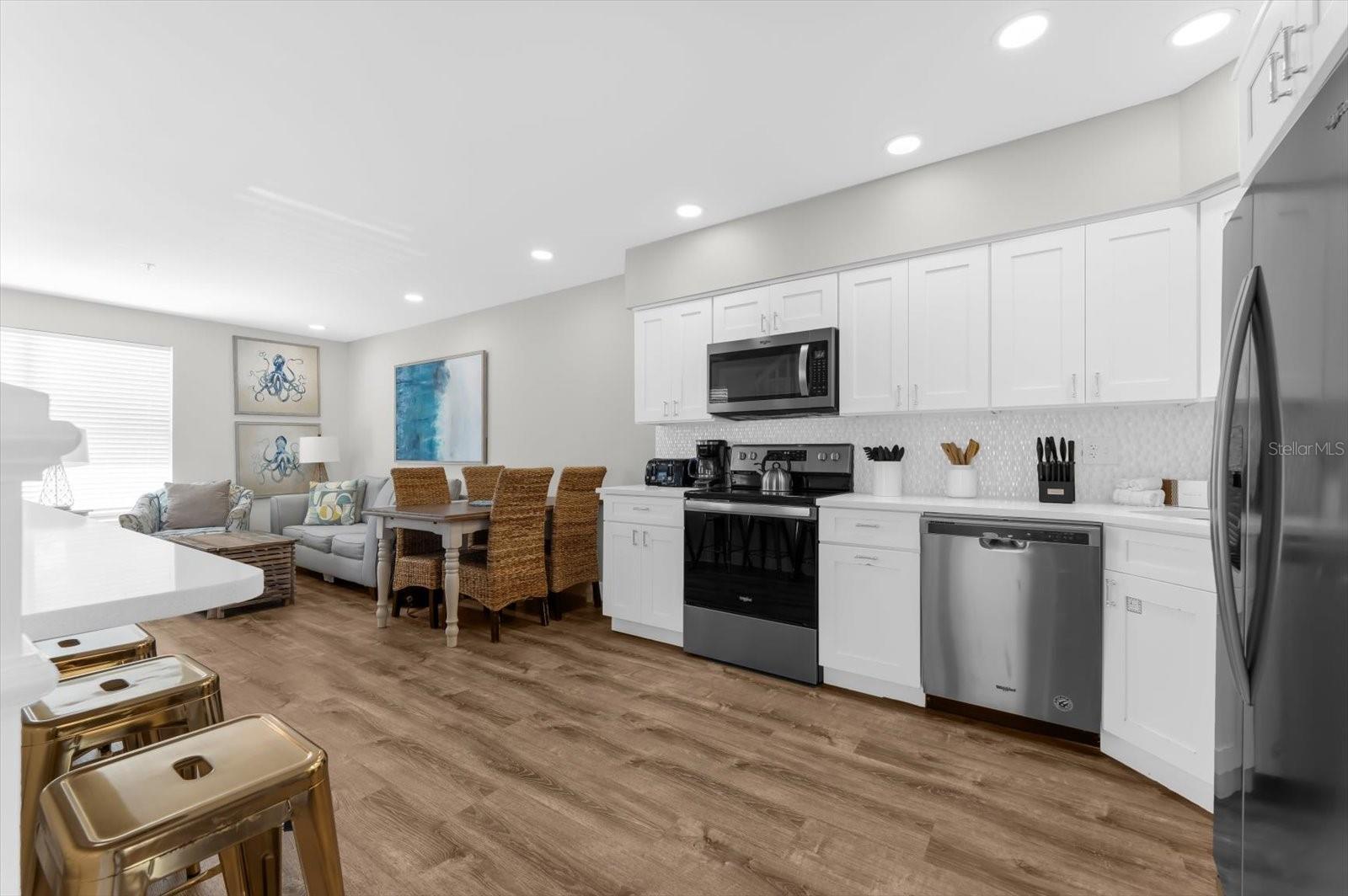 Image 6 of 72 For 355 Calle Miramar