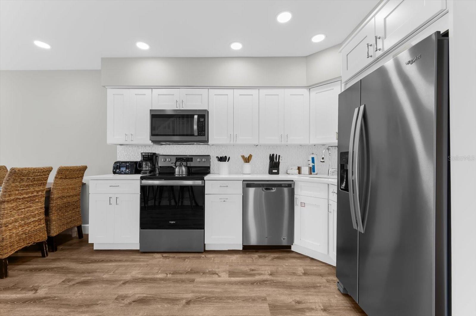 Image 7 of 72 For 355 Calle Miramar