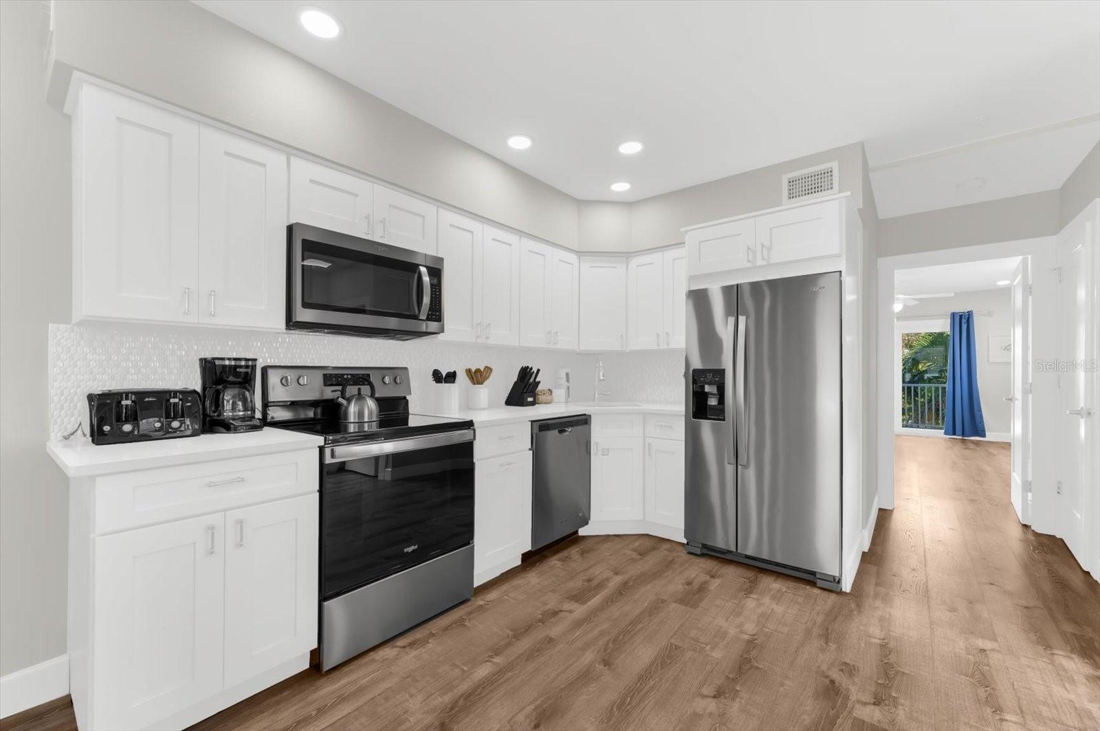 Image 8 of 72 For 355 Calle Miramar