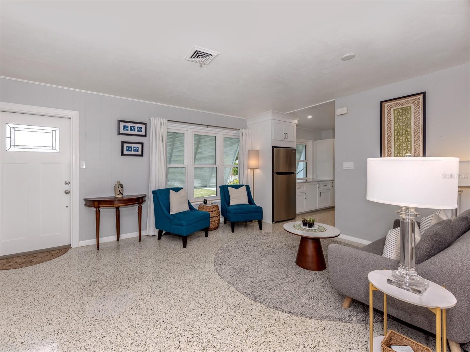 Image 10 of 50 For 825 Nokomis Avenue S