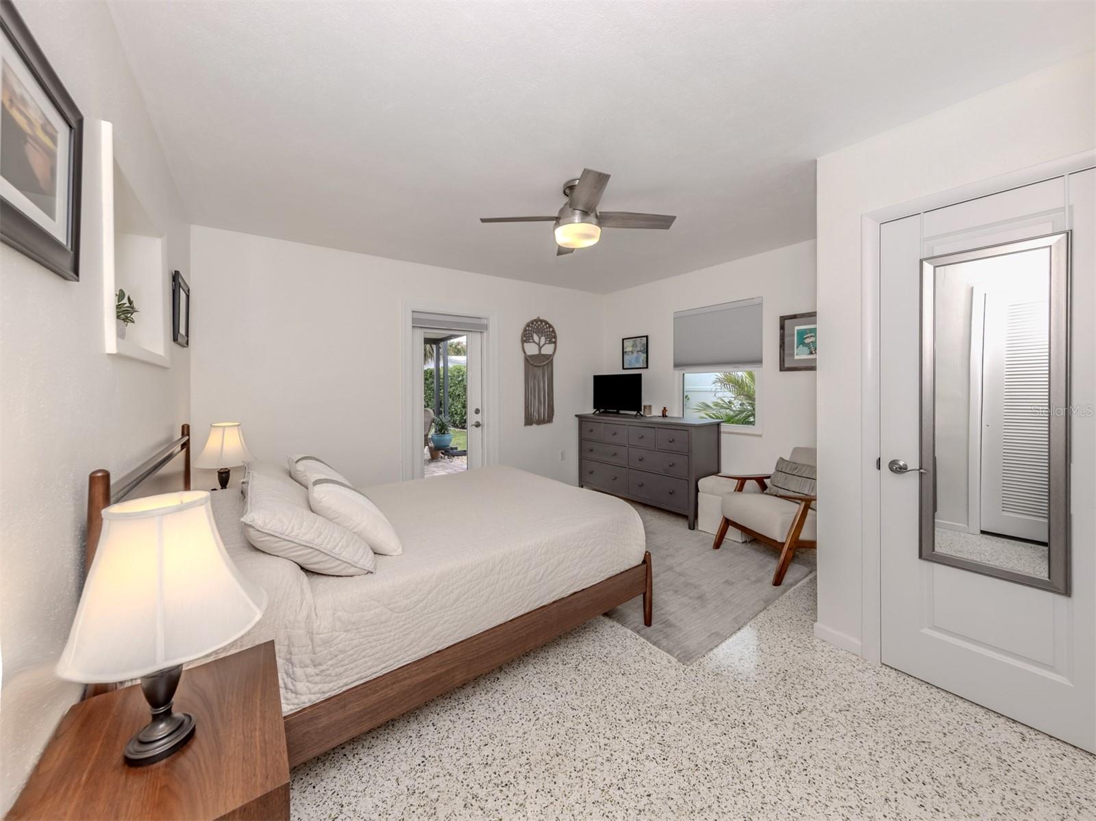 Image 14 of 50 For 825 Nokomis Avenue S