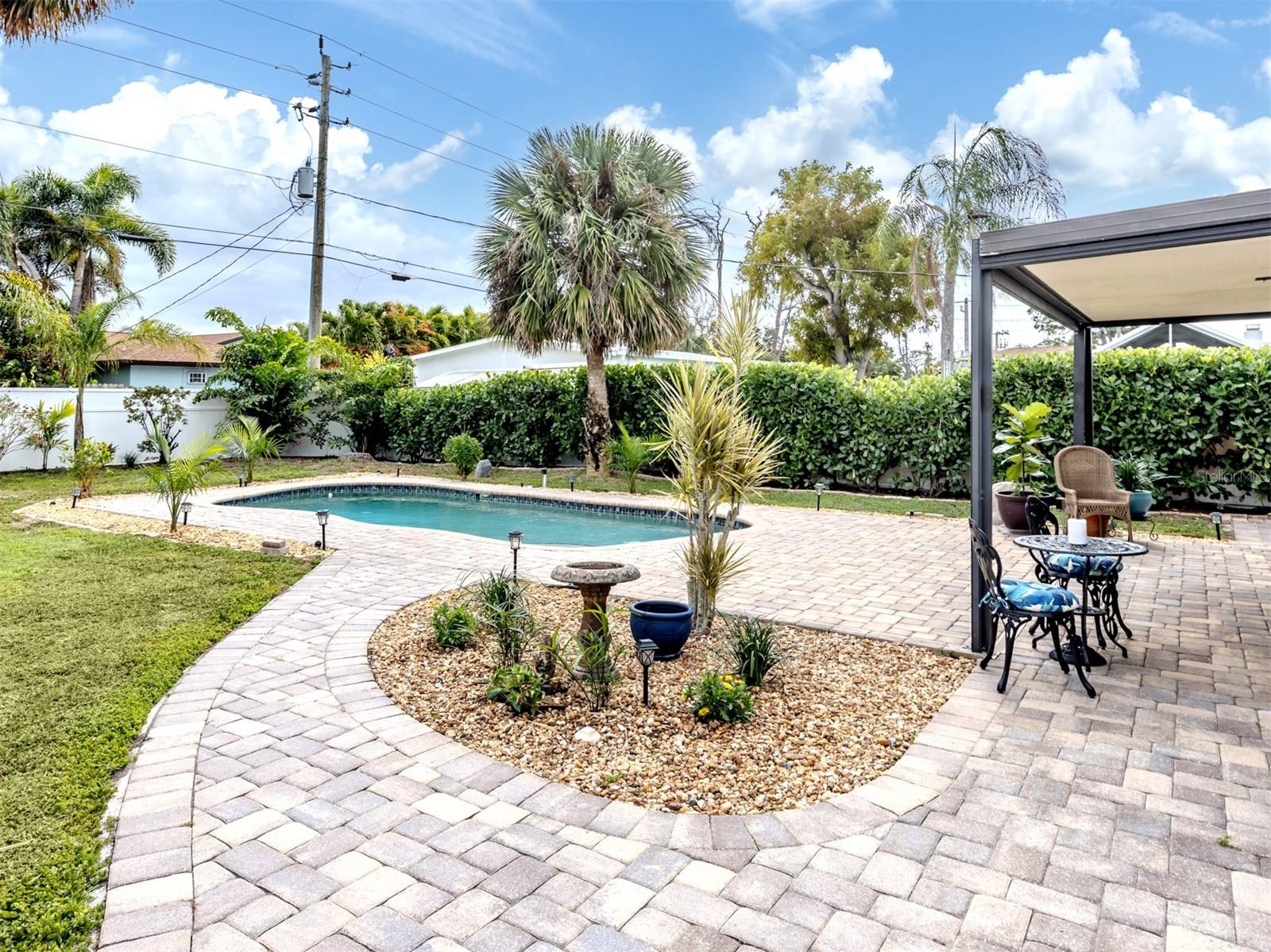 Image 23 of 50 For 825 Nokomis Avenue S