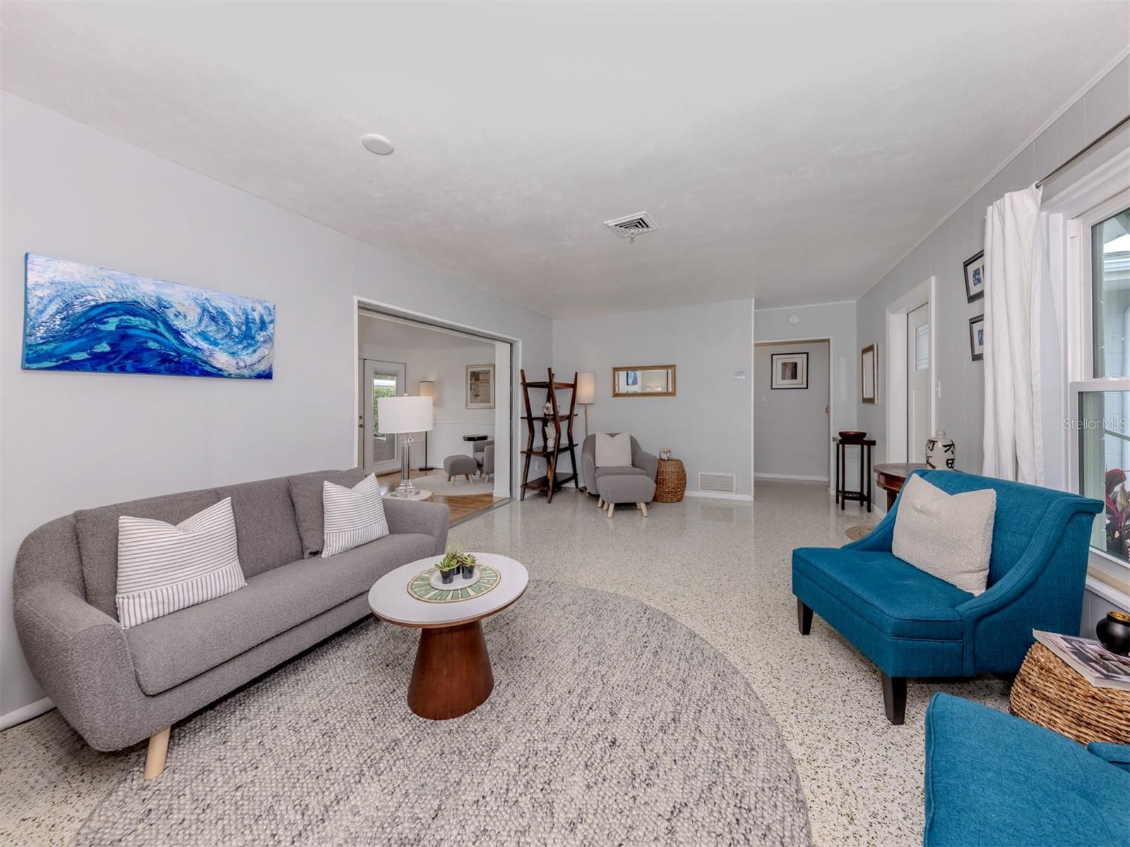 Image 7 of 50 For 825 Nokomis Avenue S