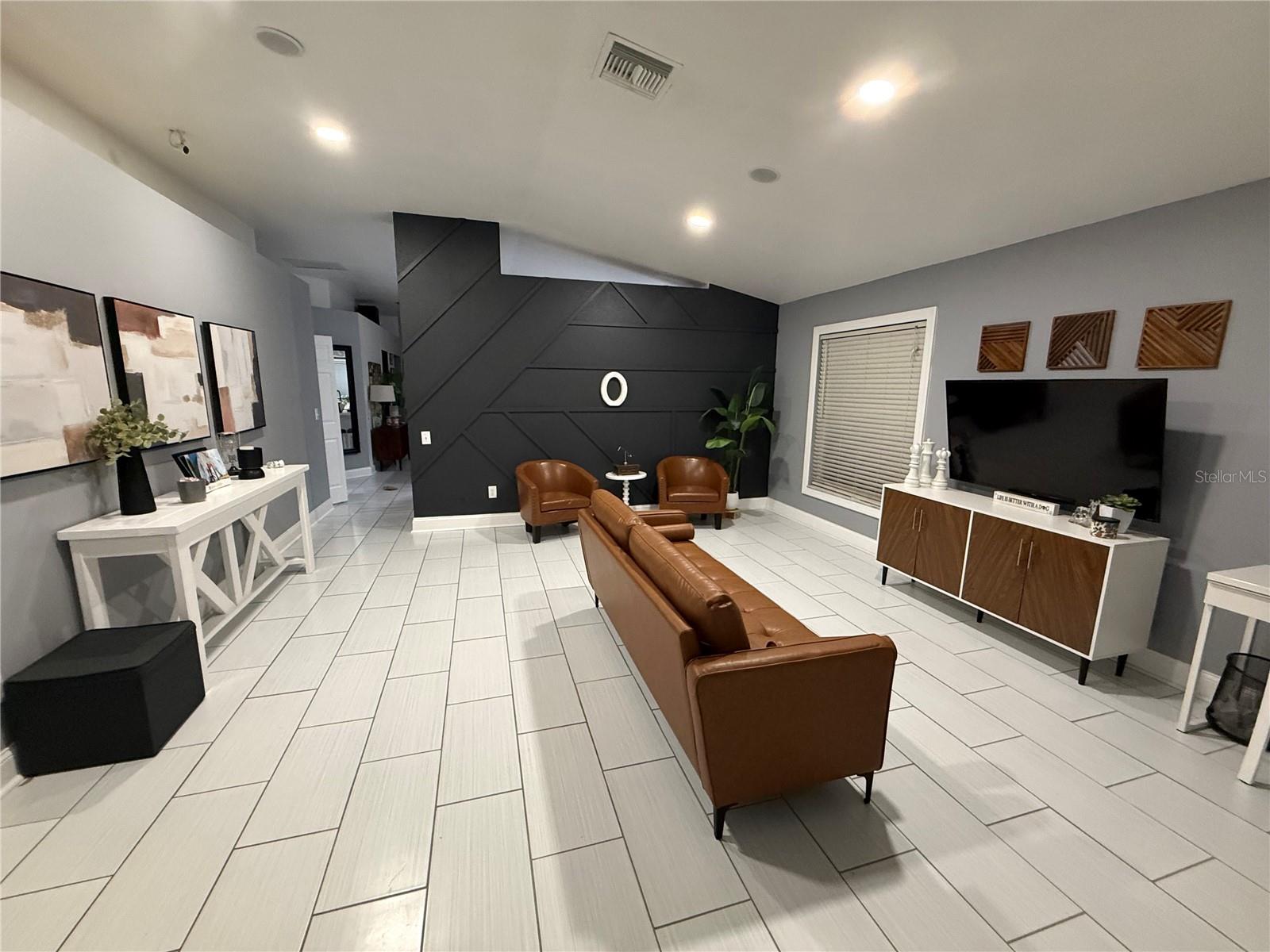 Image 4 of 15 For 10406 Paragon Place