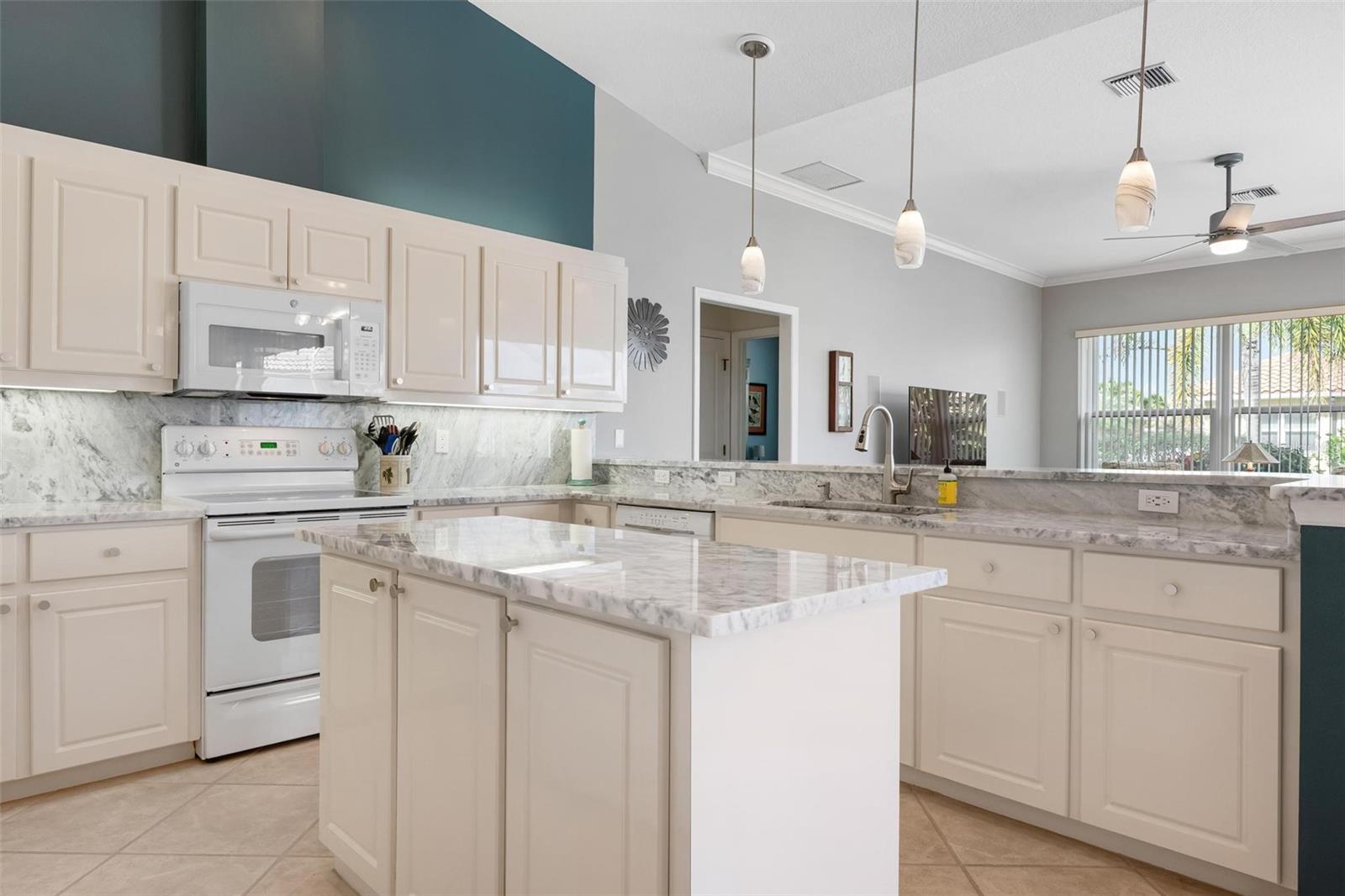 Image 24 of 81 For 715 Thistlelake Drive