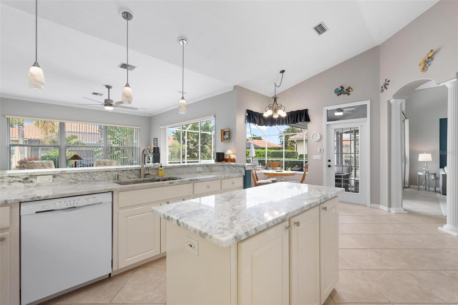 Image 25 of 81 For 715 Thistlelake Drive