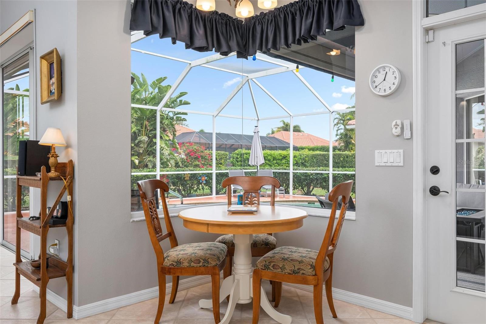 Image 27 of 81 For 715 Thistlelake Drive