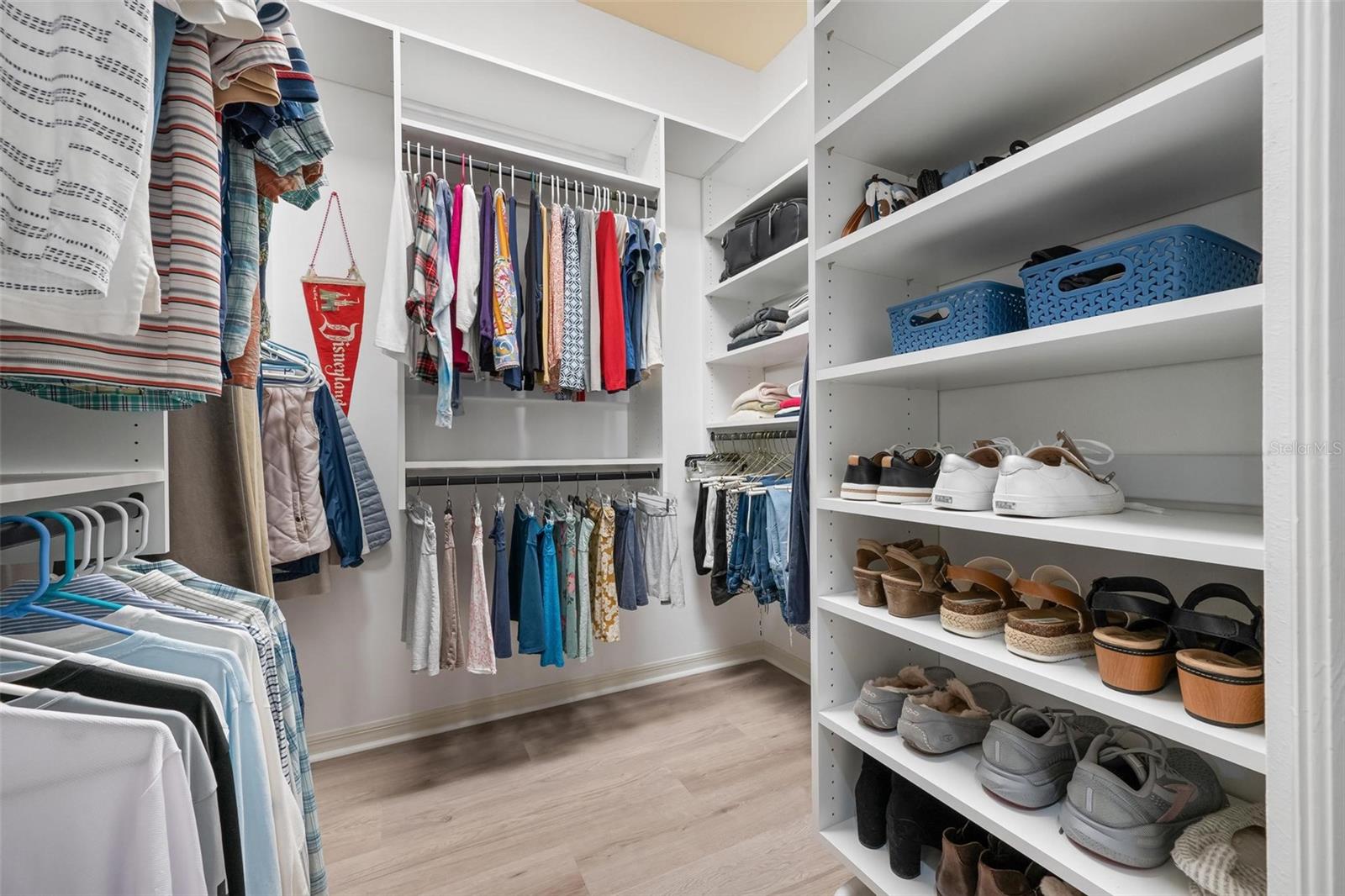 Image 40 of 81 For 715 Thistlelake Drive