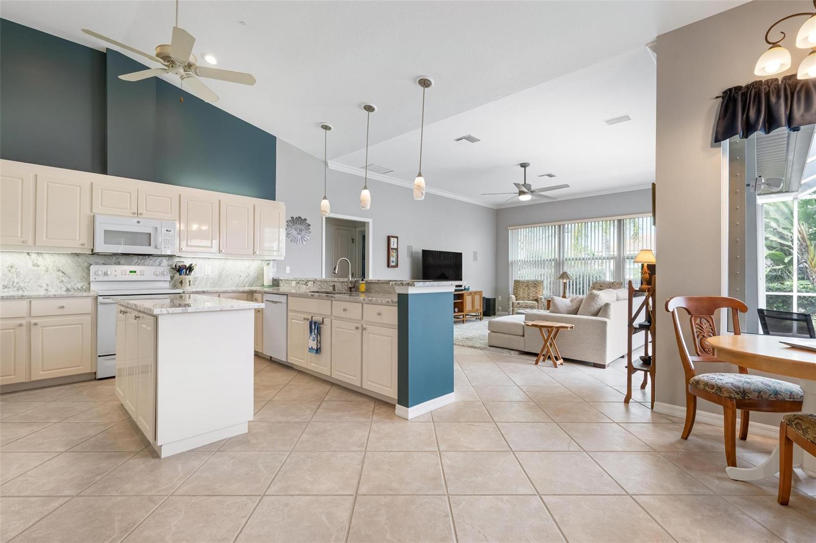 Image 5 of 81 For 715 Thistlelake Drive