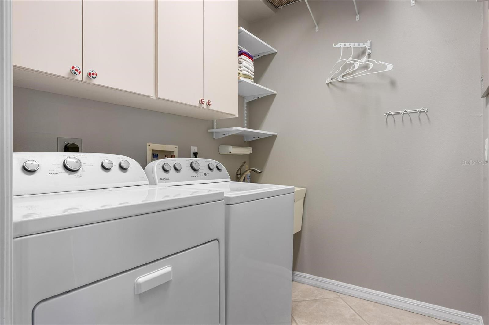 Image 52 of 81 For 715 Thistlelake Drive