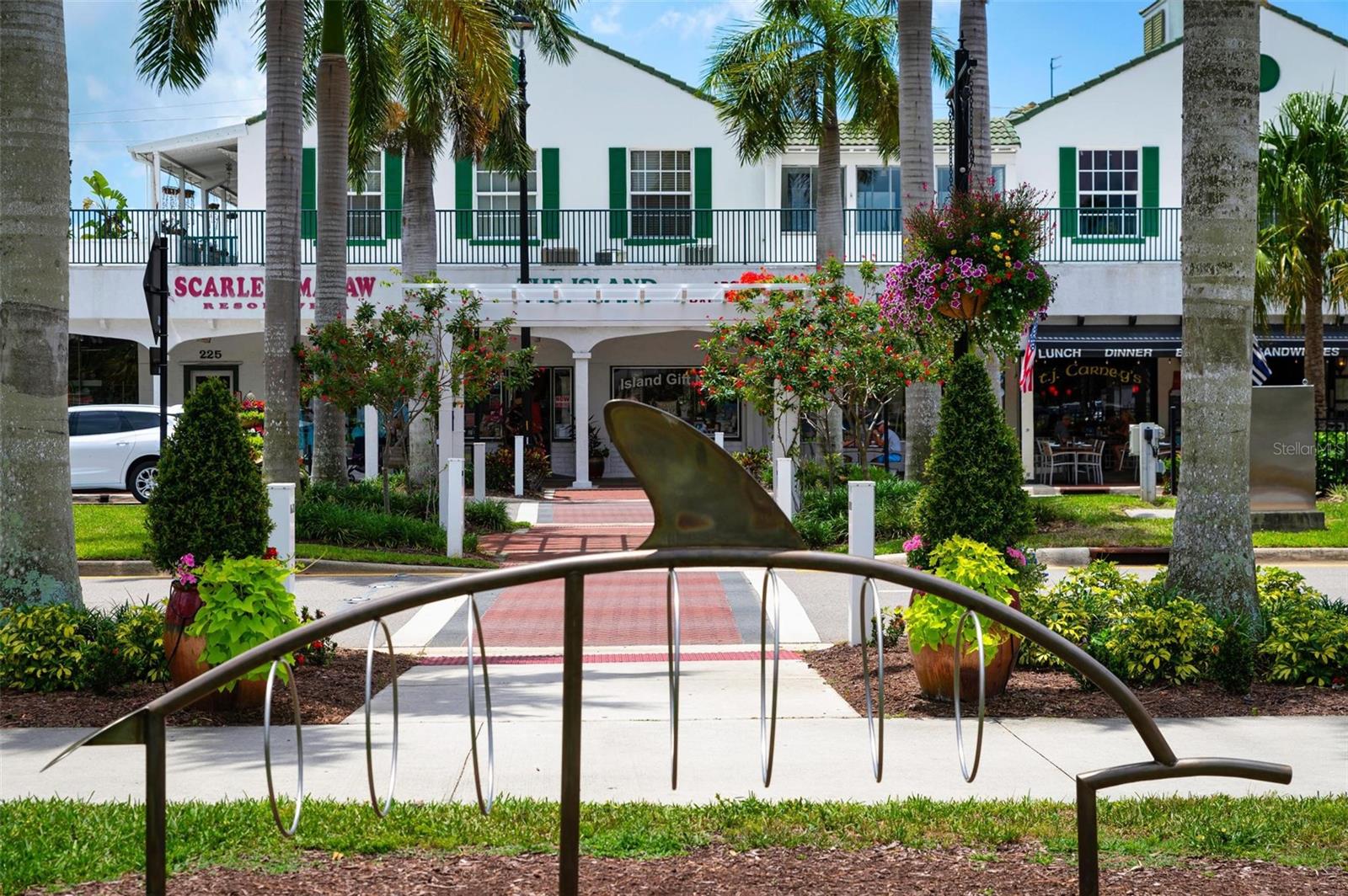 Image 68 of 81 For 715 Thistlelake Drive