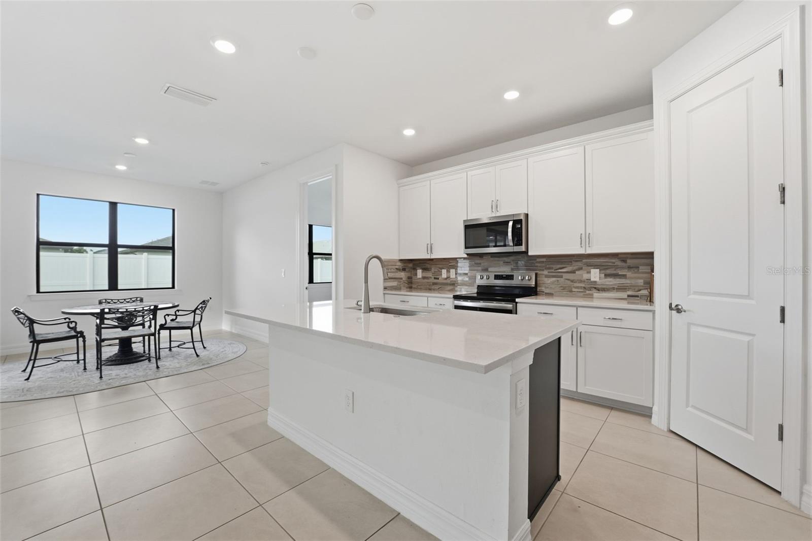 Image 13 of 35 For 2136 Laurifolia Court