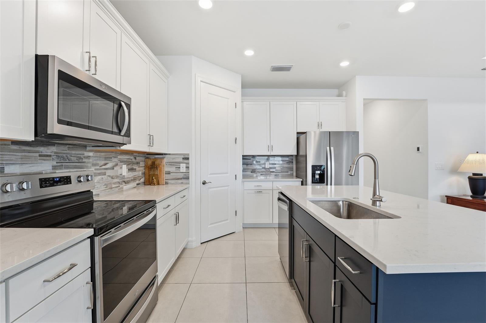 Image 16 of 35 For 2136 Laurifolia Court