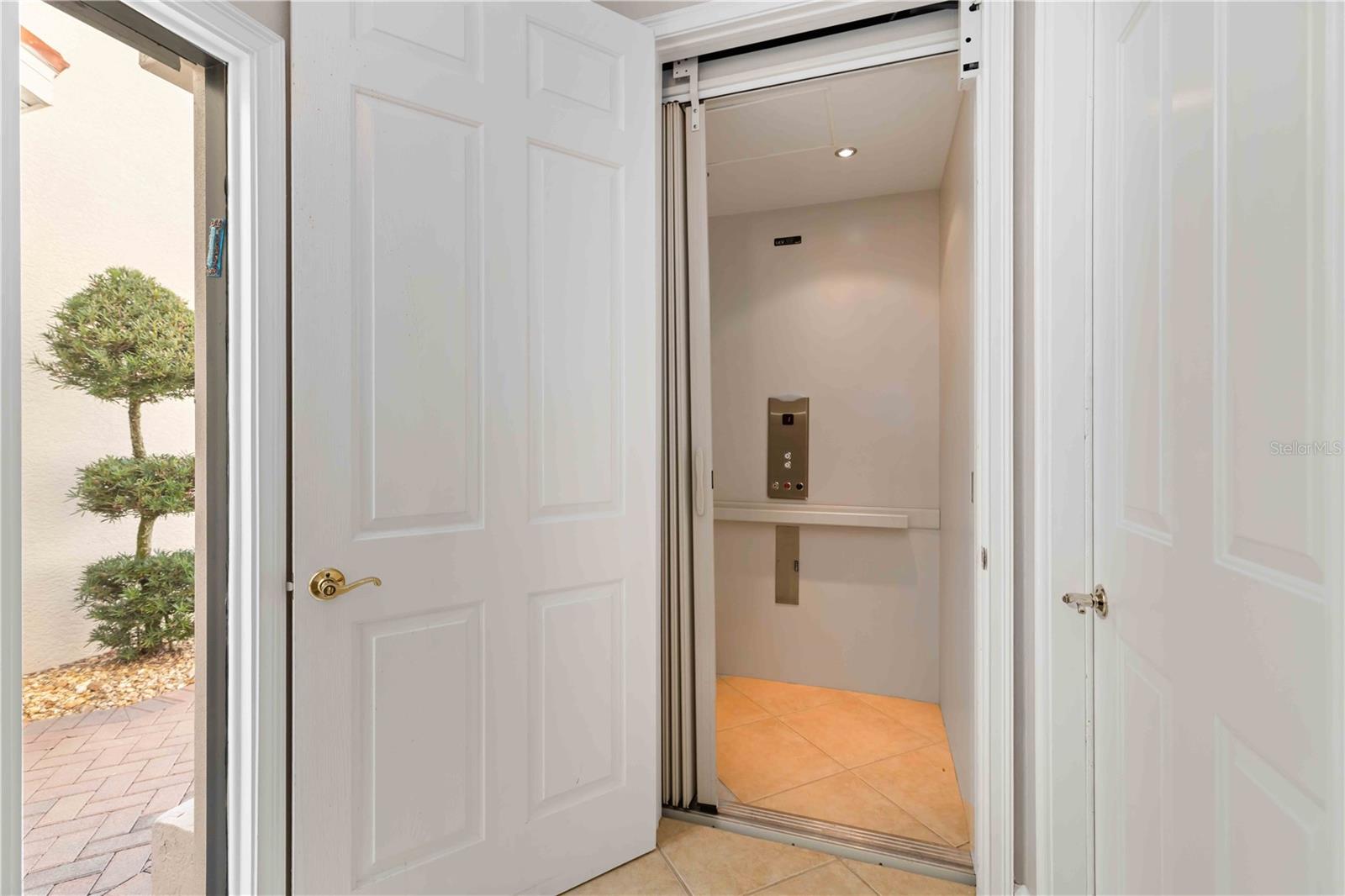 Image 11 of 85 For 118 Bella Vista Terrace 7c