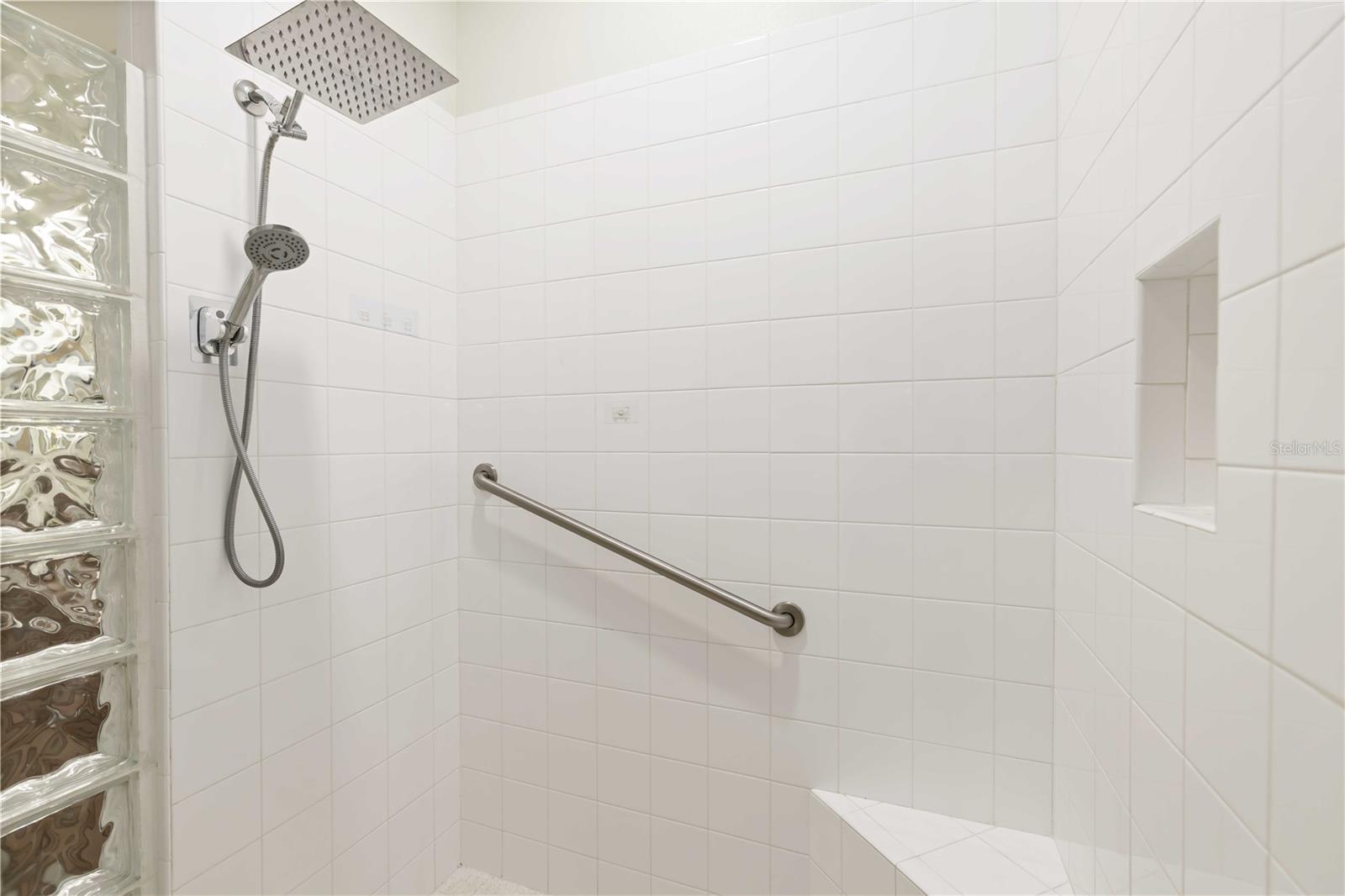 Image 36 of 85 For 118 Bella Vista Terrace 7c