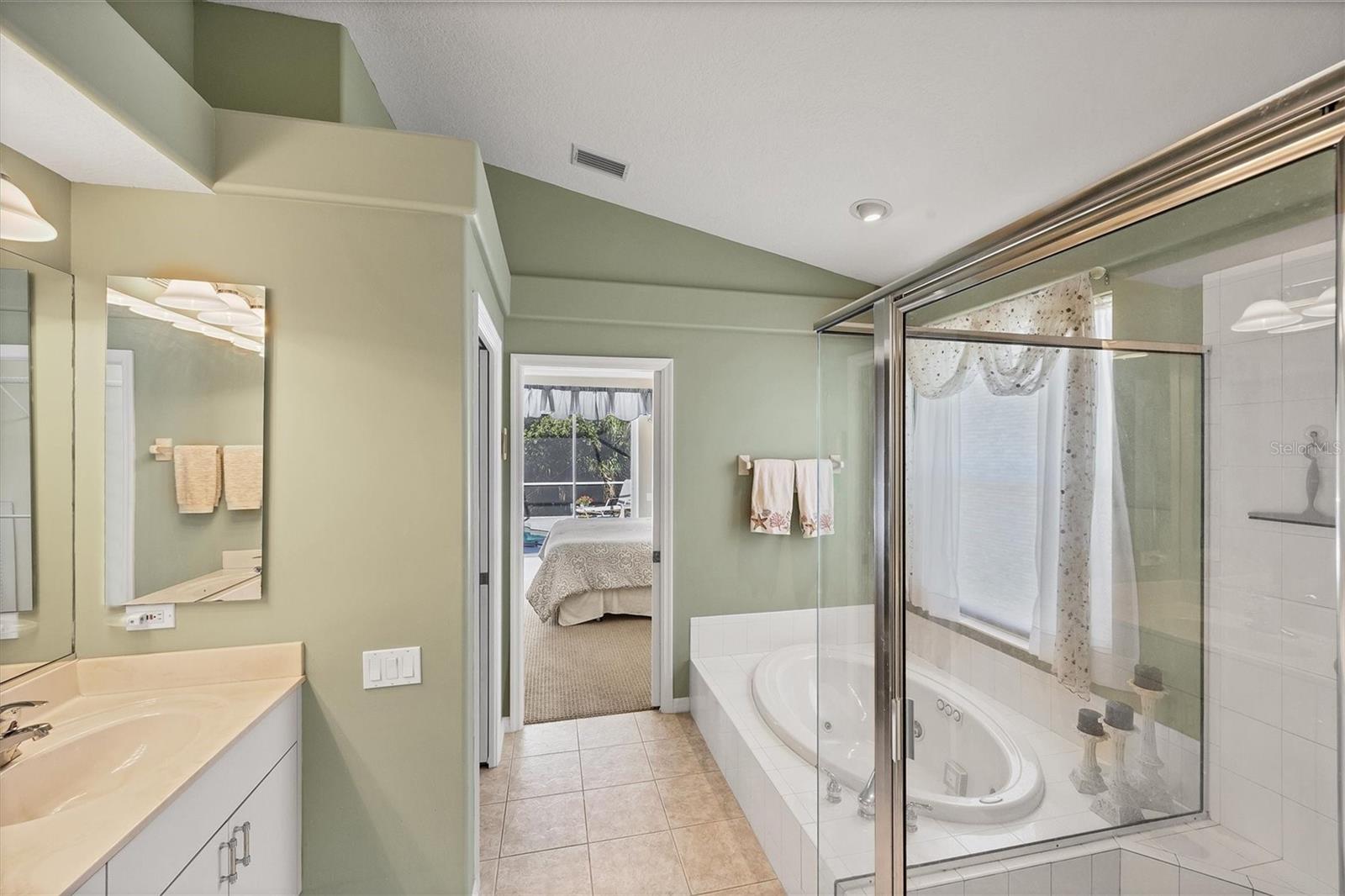 Image 50 of 90 For 407 Pinewood Lake Drive