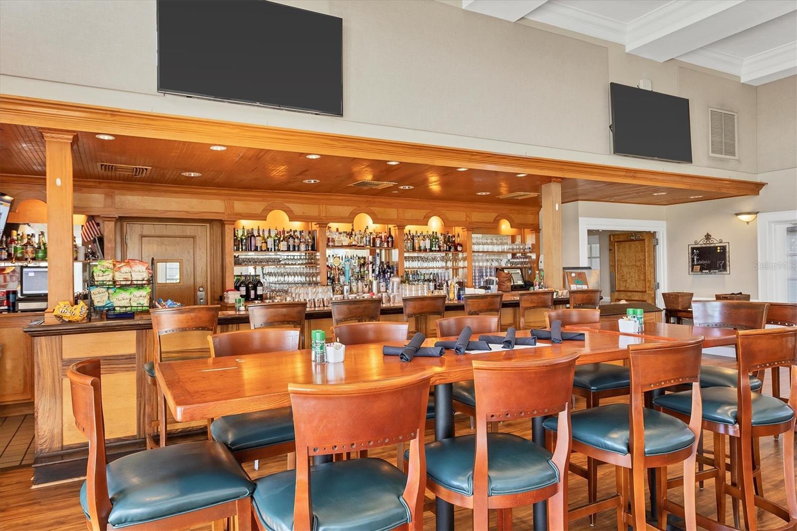 Image 67 of 90 For 407 Pinewood Lake Drive