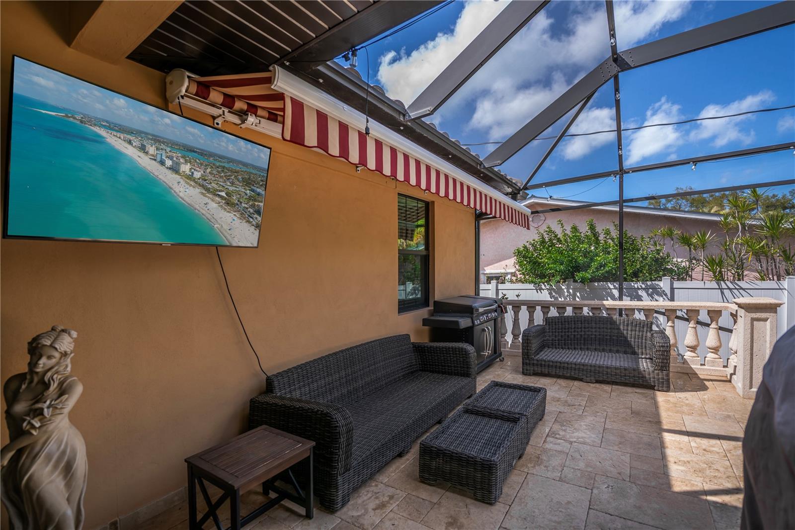 Image 15 of 44 For 612 Barcelona Avenue