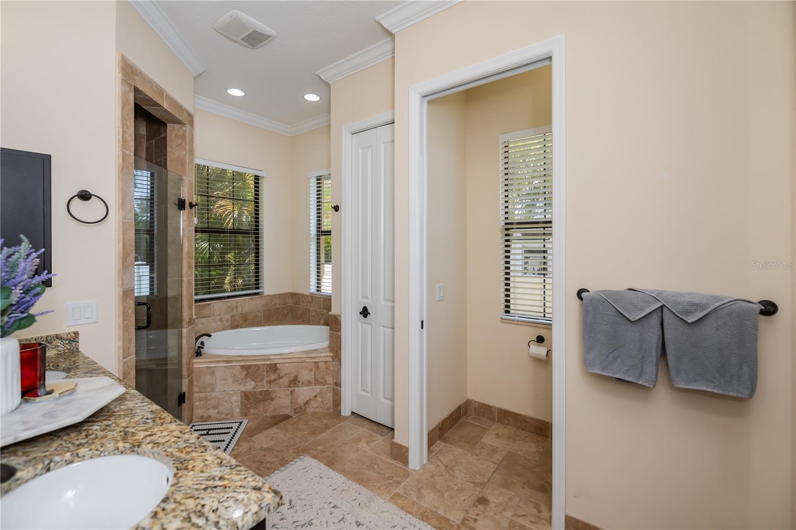 Image 25 of 44 For 612 Barcelona Avenue