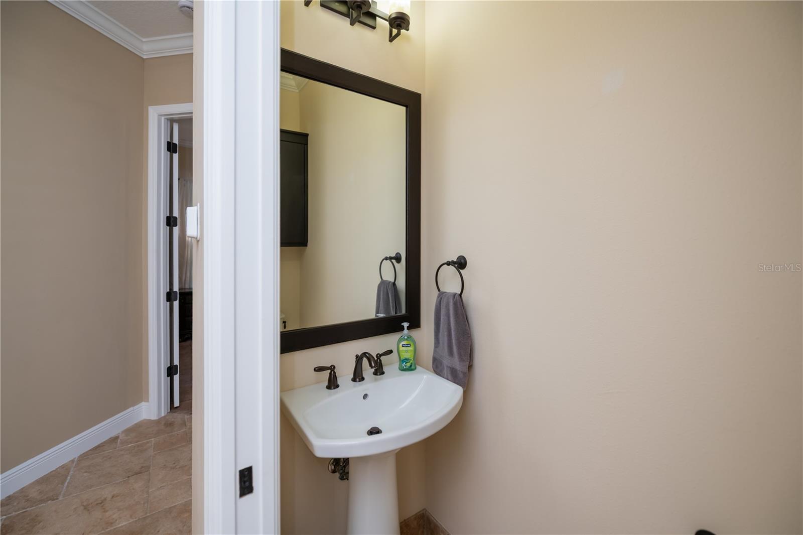 Image 34 of 44 For 612 Barcelona Avenue