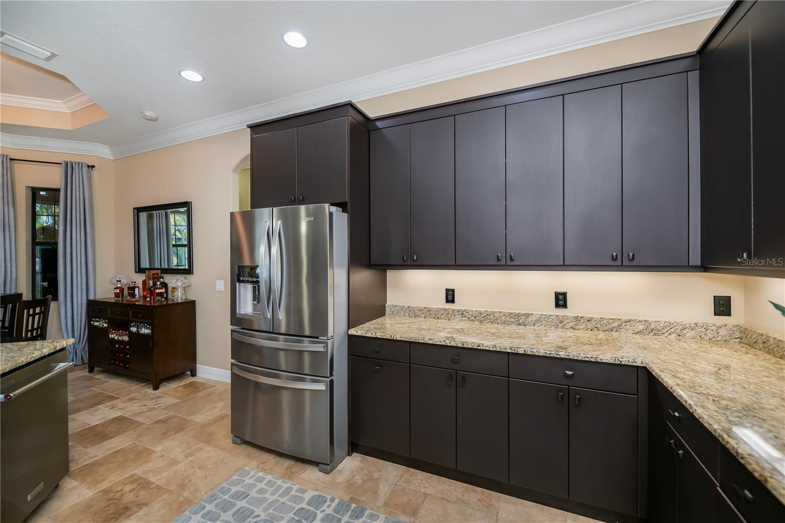 Image 8 of 44 For 612 Barcelona Avenue