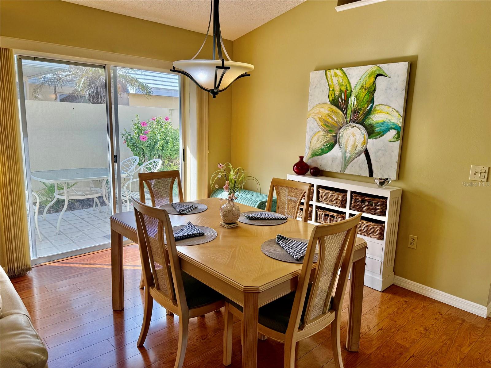 Image 6 of 38 For 714 Harrington Lake Drive S 1