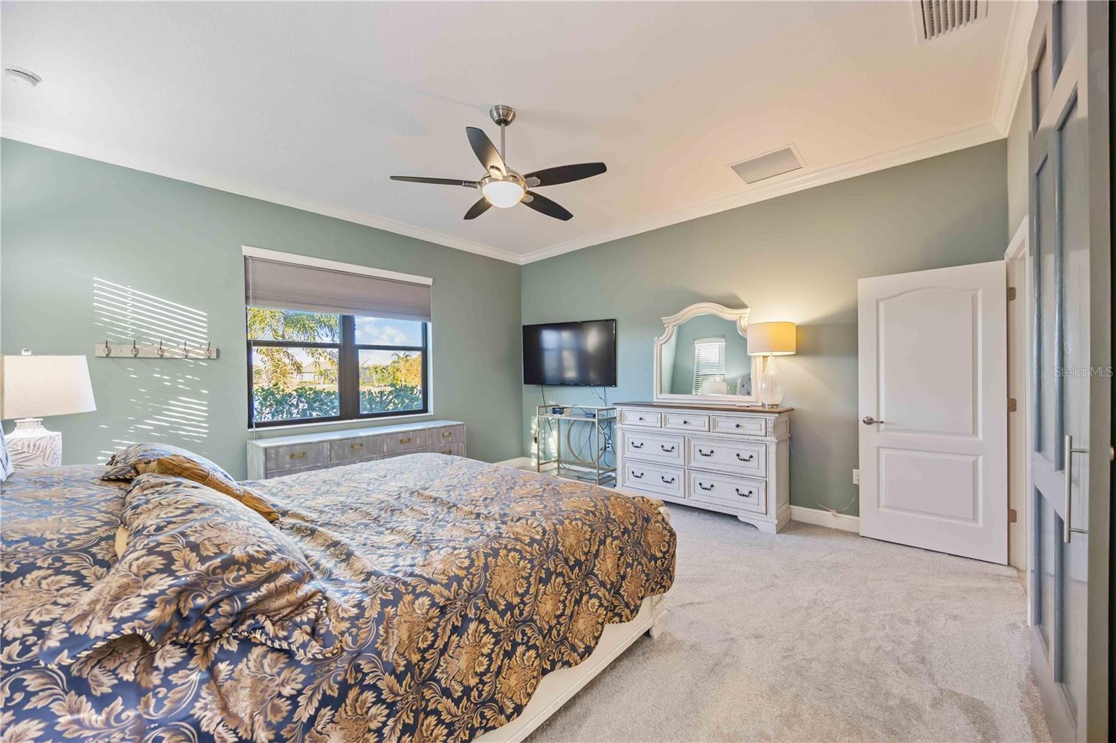 Image 29 of 76 For 26777 Weiskopf Drive