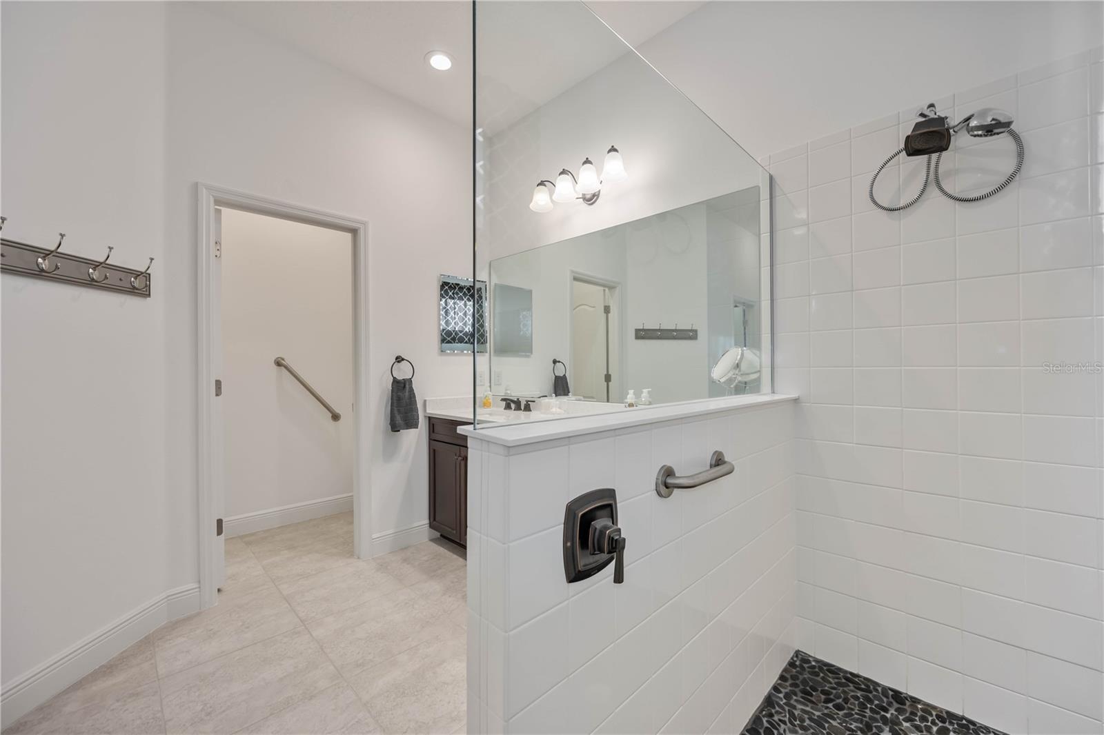 Image 33 of 76 For 26777 Weiskopf Drive