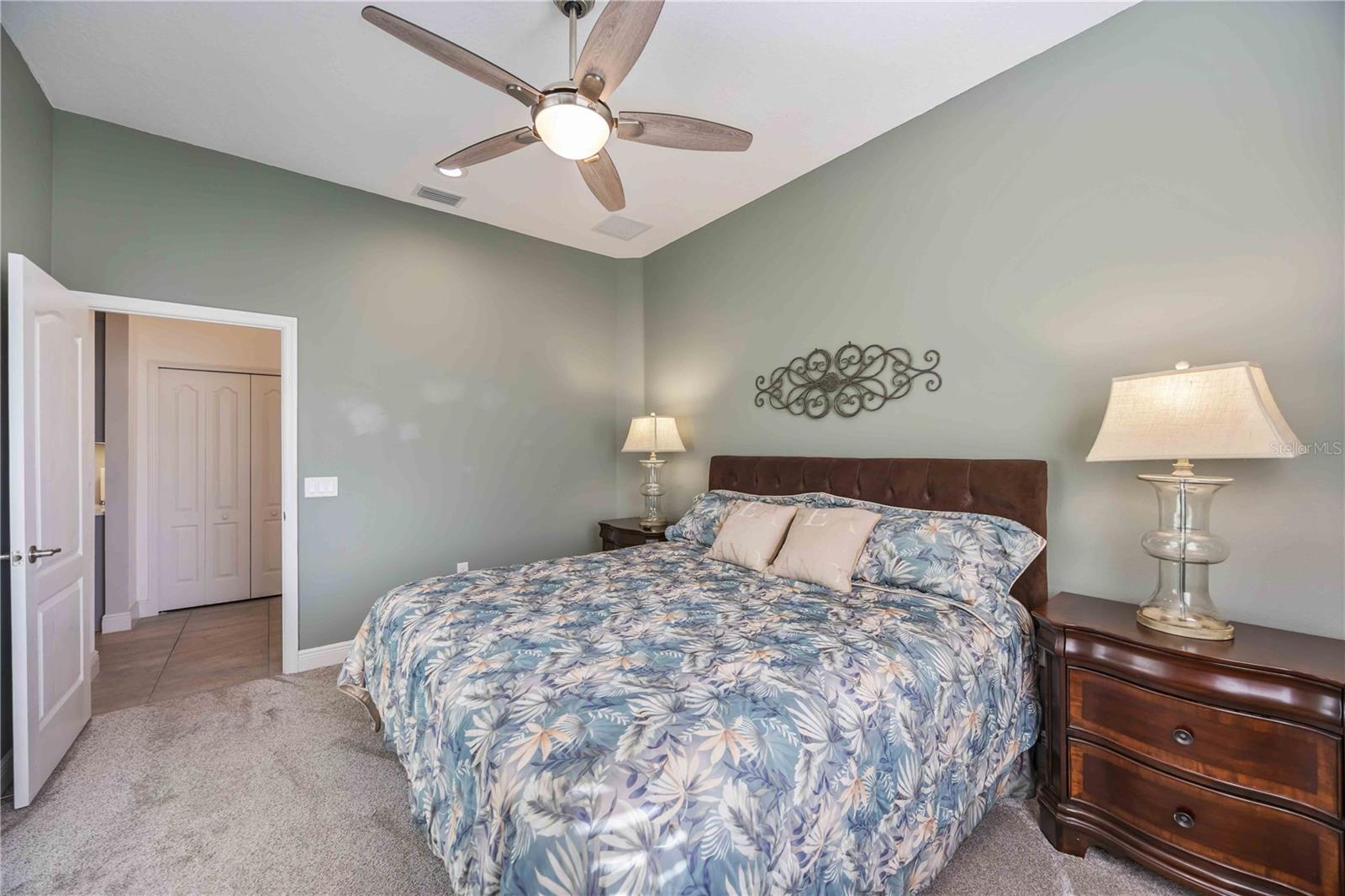 Image 38 of 76 For 26777 Weiskopf Drive