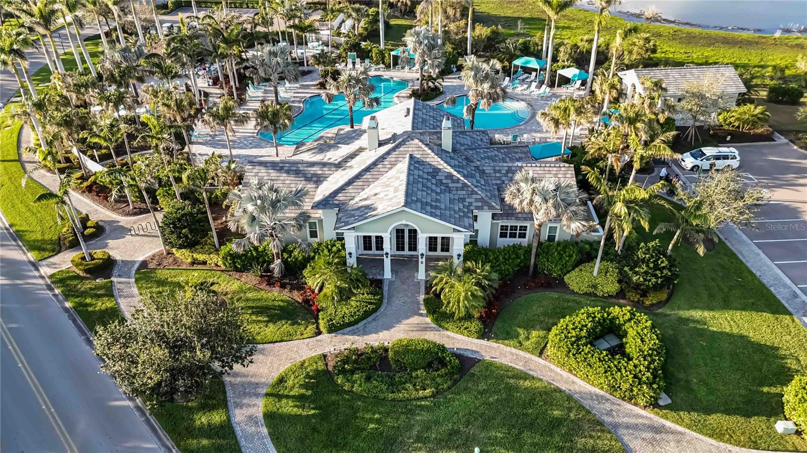 Image 6 of 76 For 26777 Weiskopf Drive