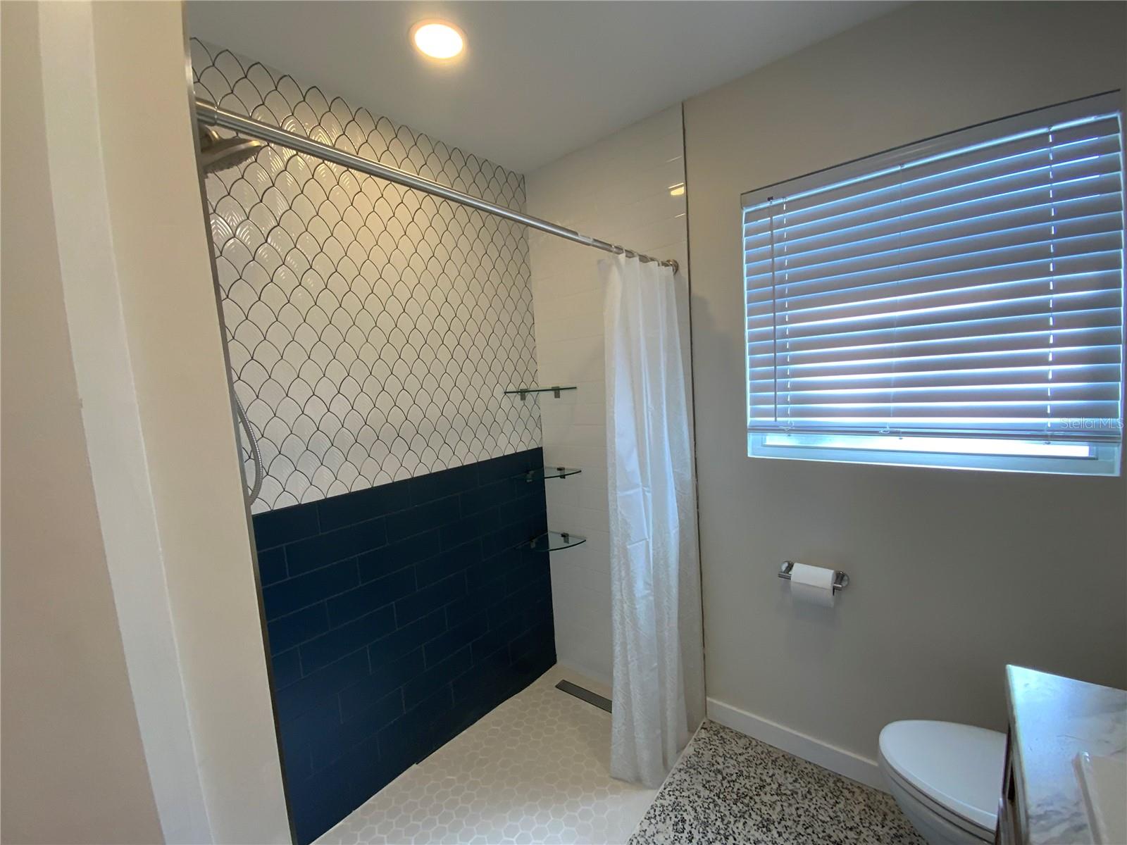 Image 11 of 17 For 3145 Bellevue Street