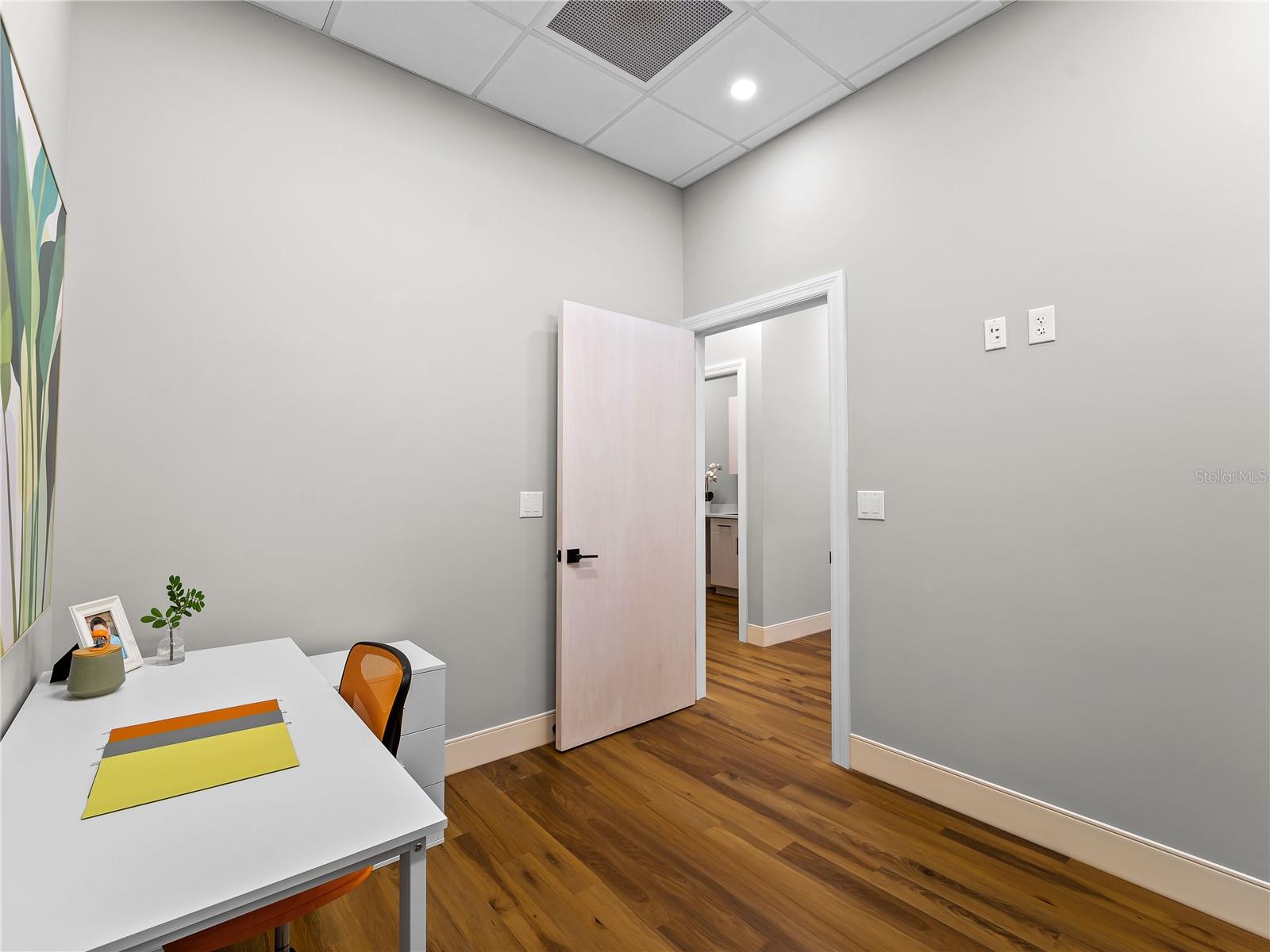 Image 31 of 56 For 3976 Destination Drive 102