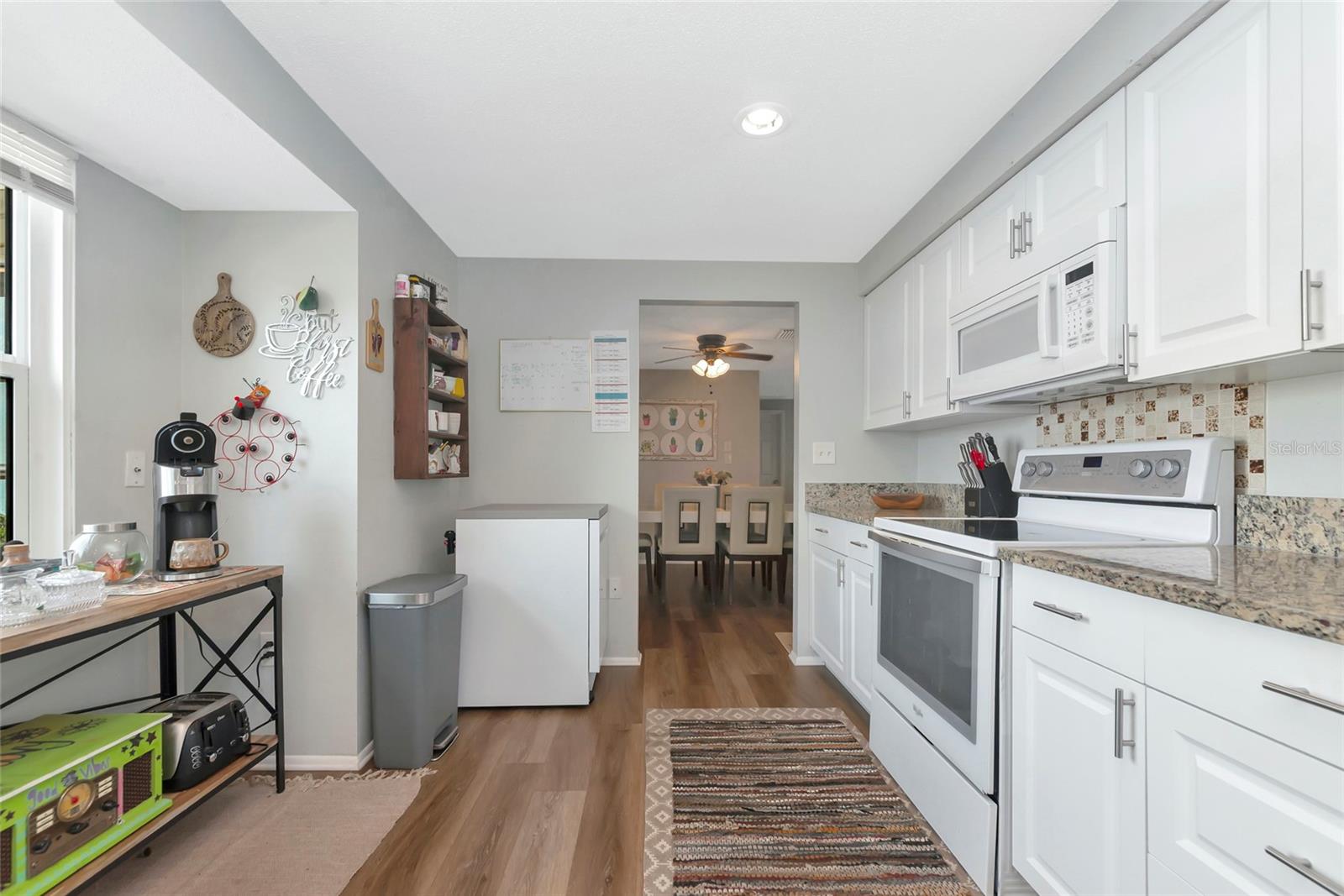 Image 15 of 47 For 8120 Lombra Avenue