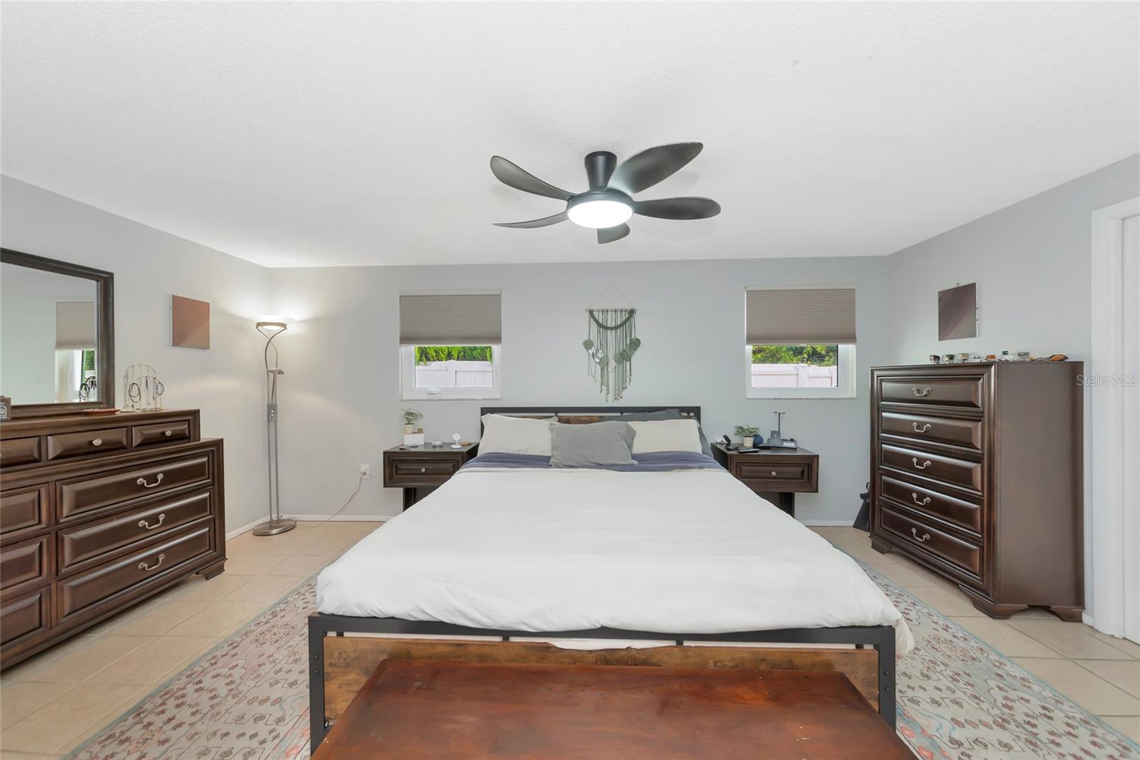 Image 17 of 47 For 8120 Lombra Avenue