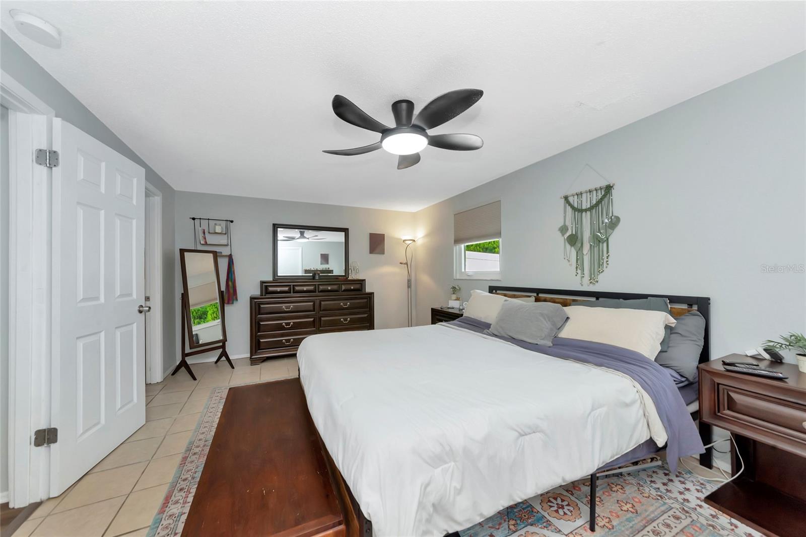 Image 19 of 47 For 8120 Lombra Avenue