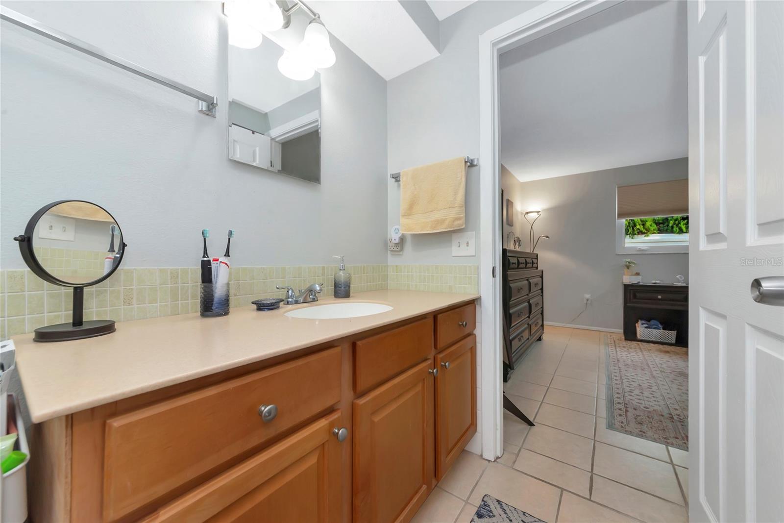 Image 21 of 47 For 8120 Lombra Avenue