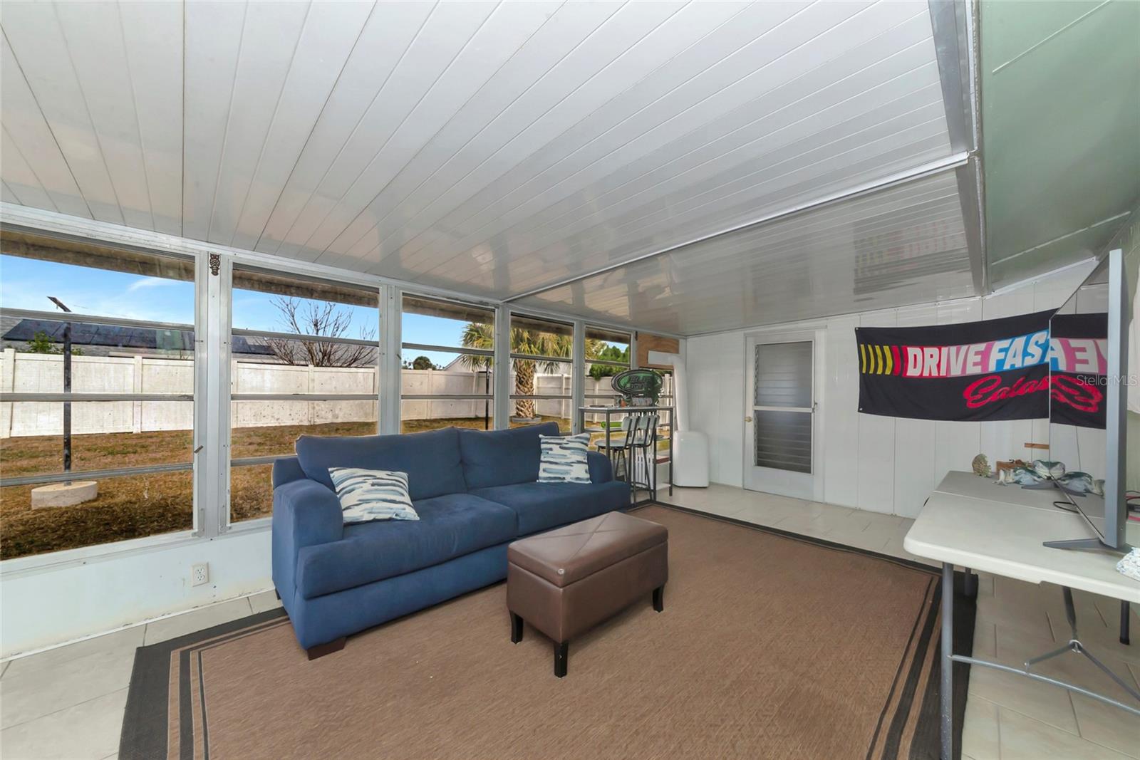 Image 31 of 47 For 8120 Lombra Avenue