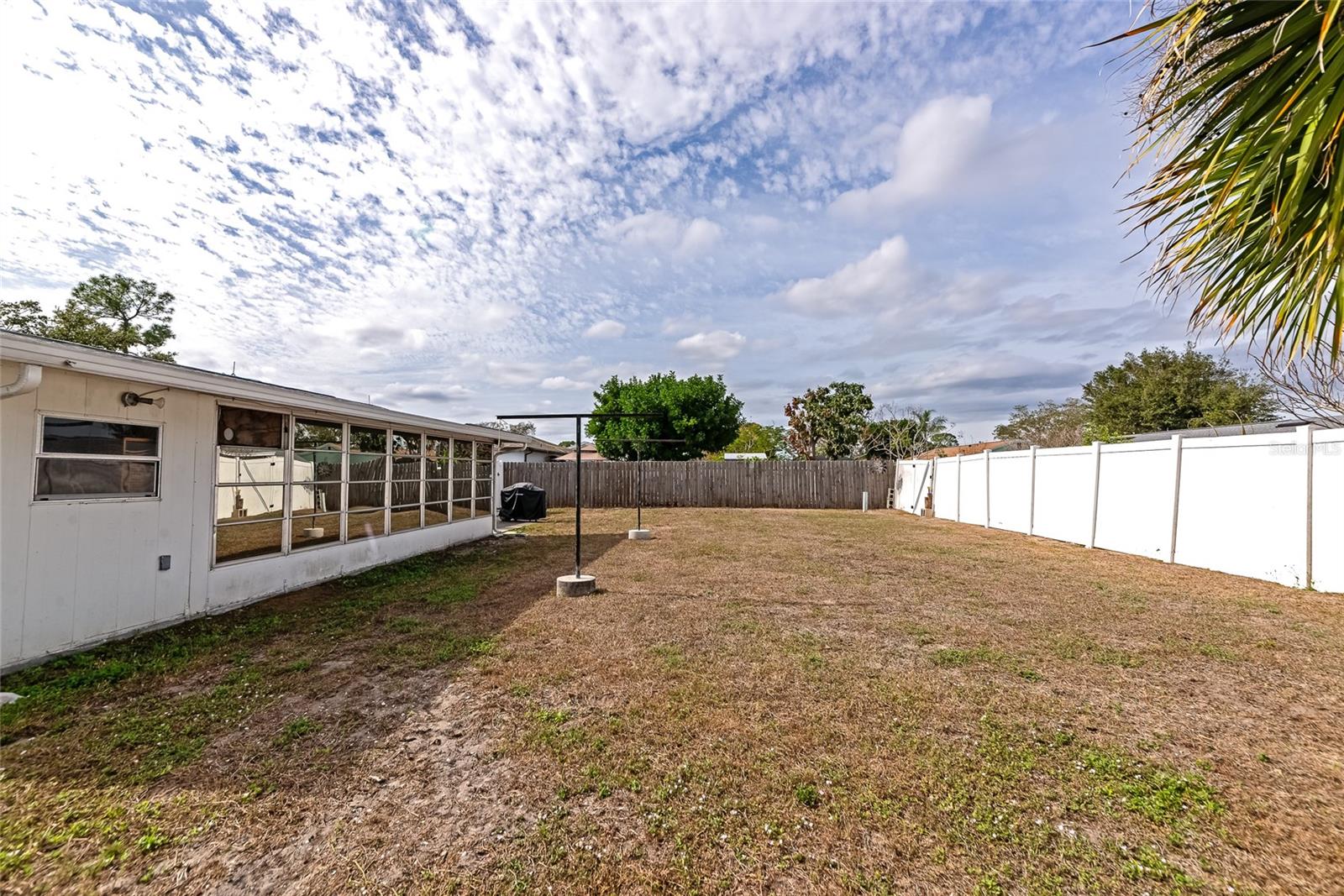 Image 40 of 47 For 8120 Lombra Avenue