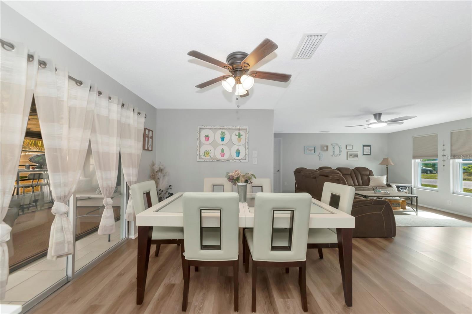 Image 5 of 47 For 8120 Lombra Avenue