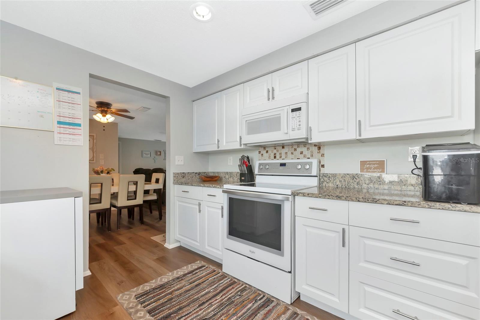 Image 6 of 47 For 8120 Lombra Avenue