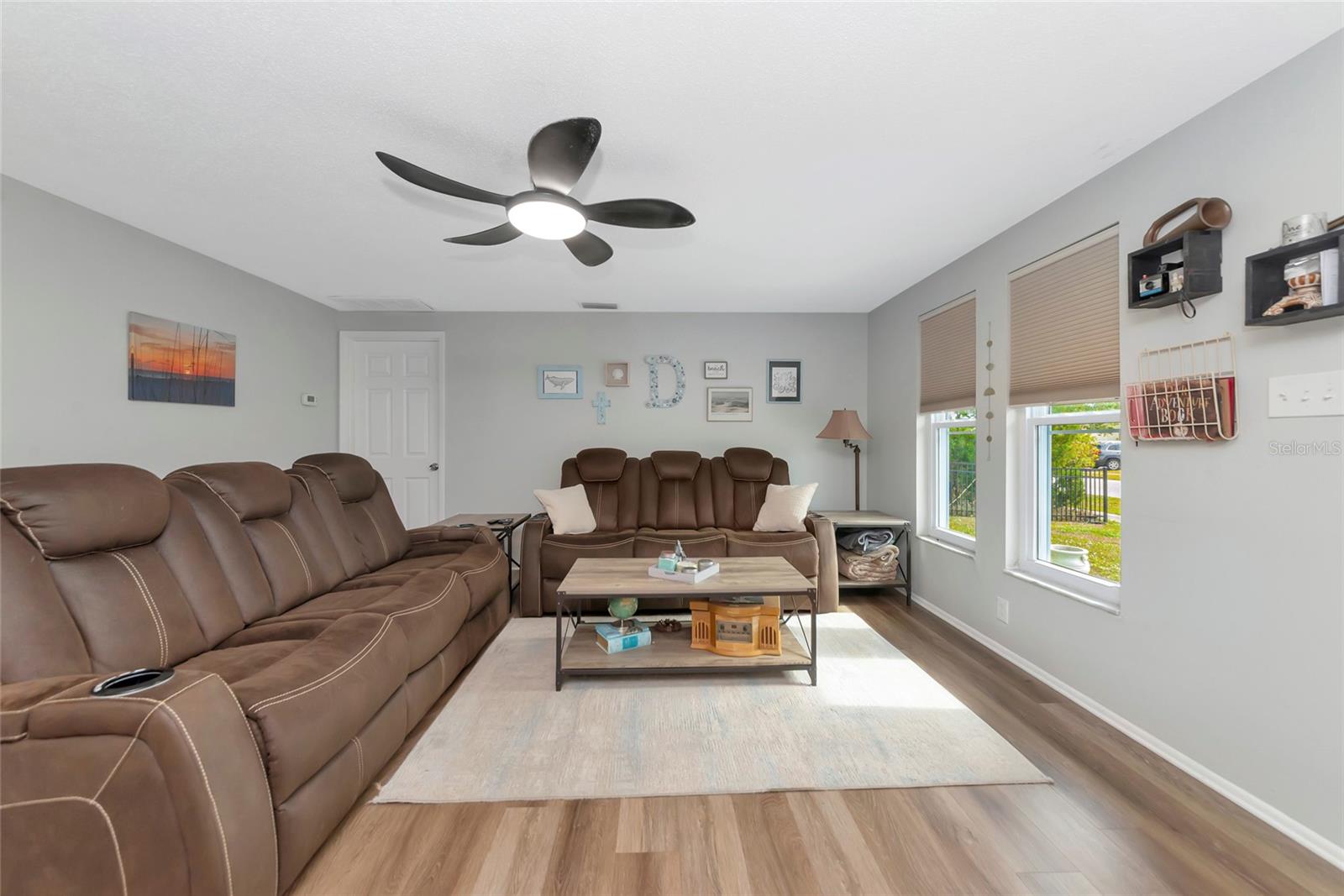 Image 8 of 47 For 8120 Lombra Avenue