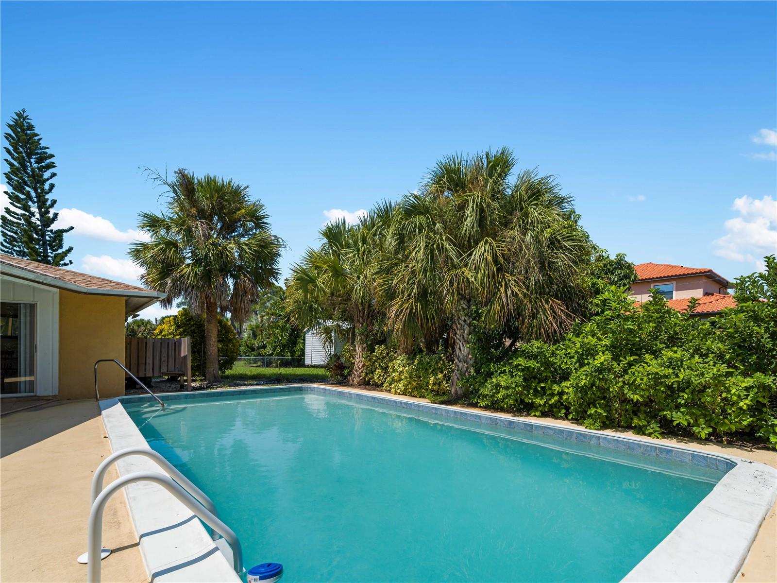 Image 30 of 54 For 424 Baycrest Drive