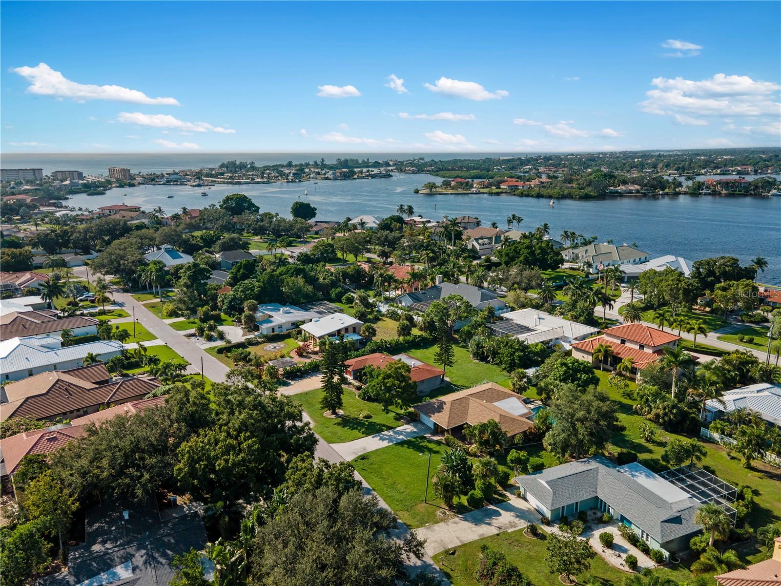 Image 43 of 54 For 424 Baycrest Drive