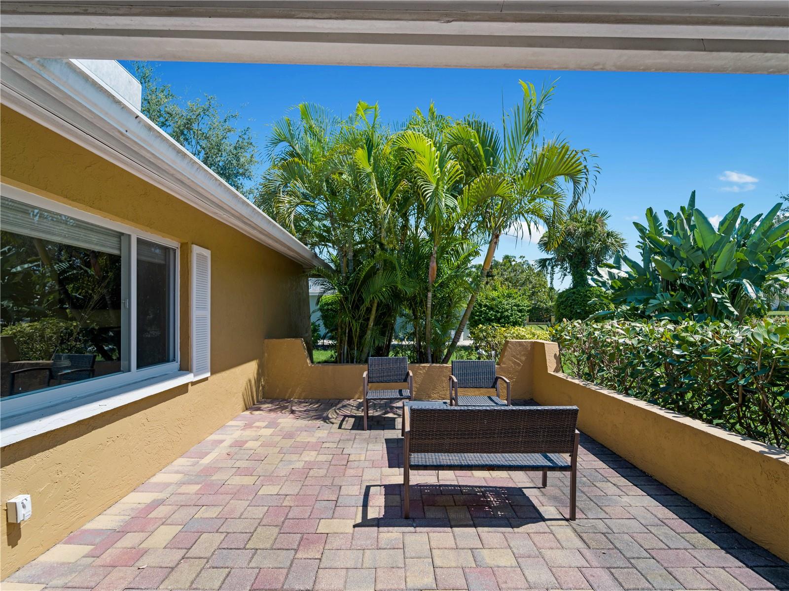 Image 9 of 54 For 424 Baycrest Drive