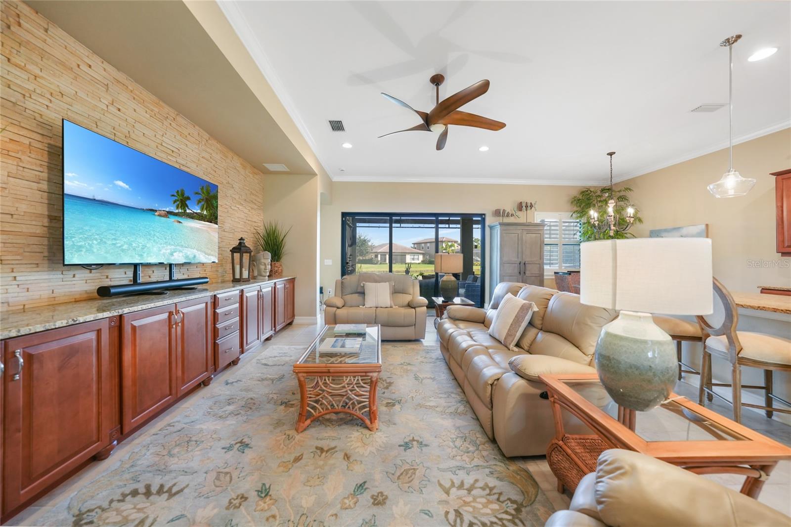 Image 11 of 40 For 1058 Bluffwood Drive